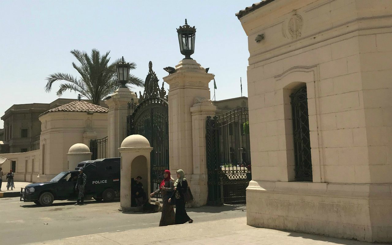 小池百合子都知事　アイコラ  小池百合子都知事のカイロ大学「卒業証書」画像を徹底検証する | 文春オンライン