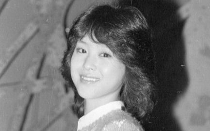 「郷ひろみとの破局会見」で22歳の松田聖子は本当は何を考えていたのか 最後まで食い違った2人の証言と「女としてね、すごく幸せだった」の深い意味 | 文春オンライン