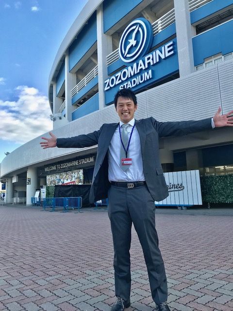 写真 1ページ目 引退から2年 ロッテ上野大樹が就任した おもてなし担当 とは 文春オンライン