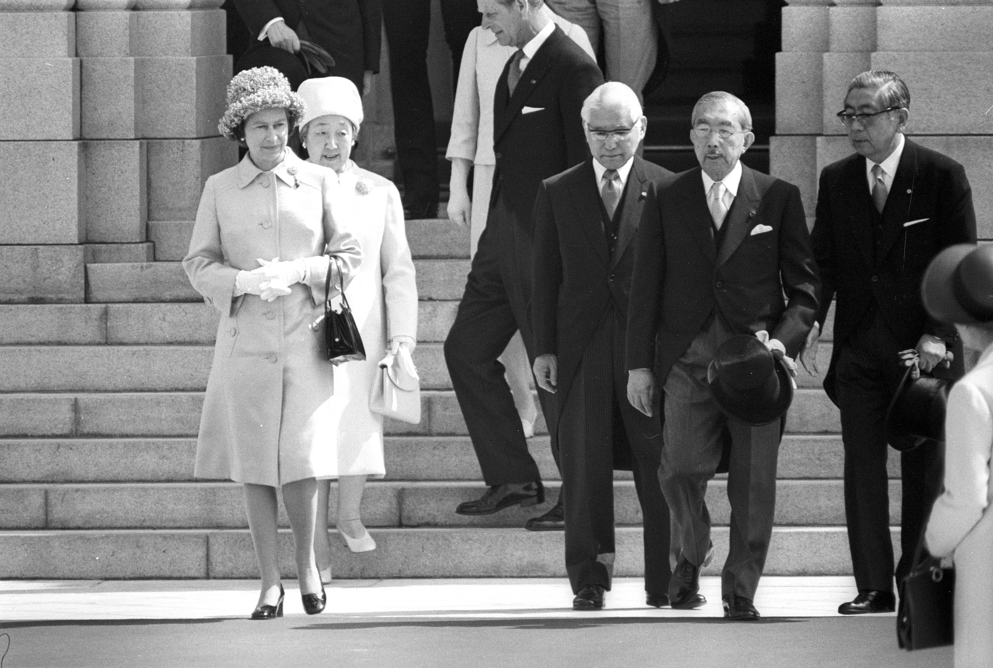 昭和天皇は質実を叩き込まれ 華やかな方を望むのは 享楽的贅沢 と考えられていたふしがある 磯田道史が 皇族や華族の頭の中に踏み込んで描ききった と評した物語とは 文春オンライン Goo ニュース